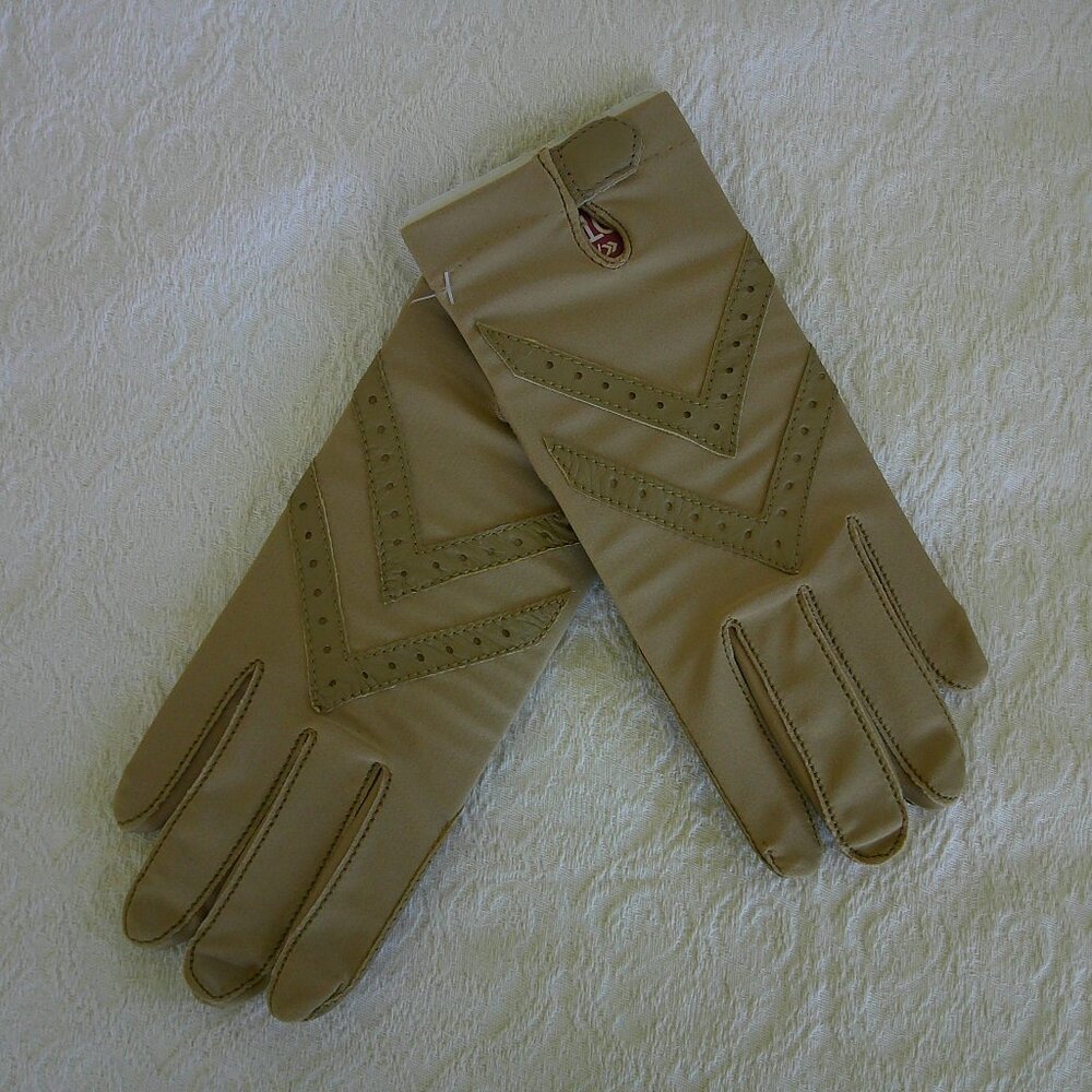 Ladies Isotoner Camel Gloves